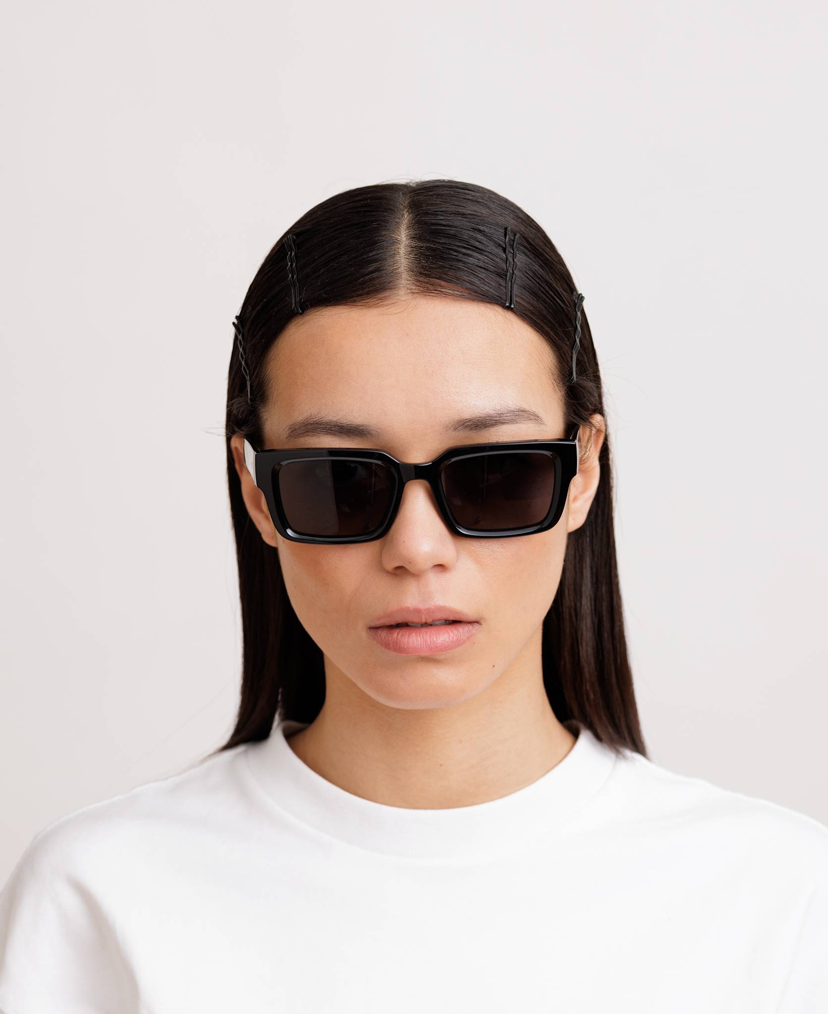 messyweekend-louie-sonnenbrille-black-grey-bold-architektonisch image 6
