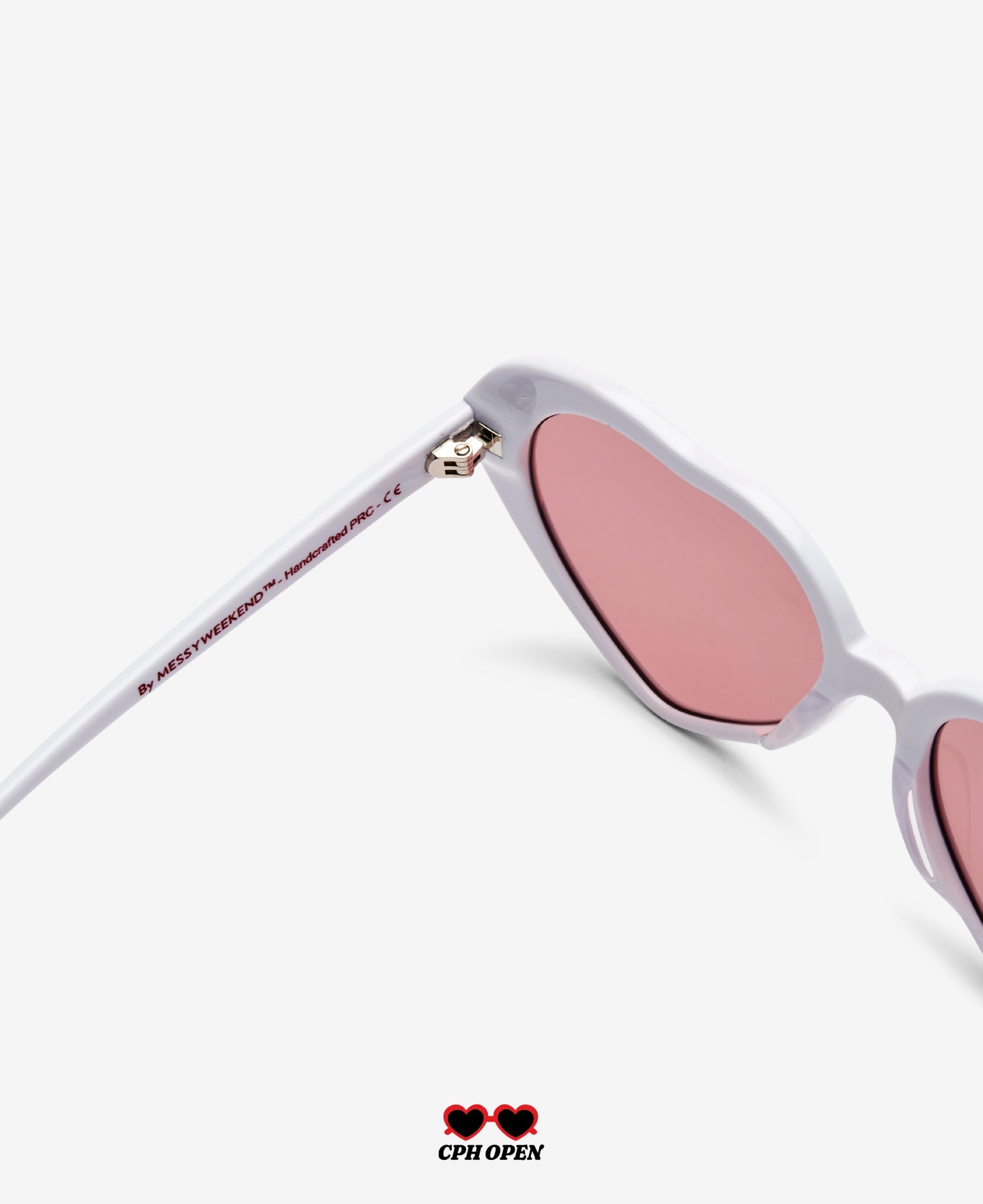 messyweekend-cph-open-sonnenbrille-white-solid-herzform image 5