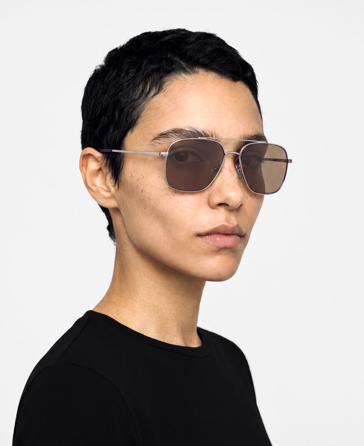 messyweekend-veo-shiny-silver-deep-khaki-sonnenbrille image 3