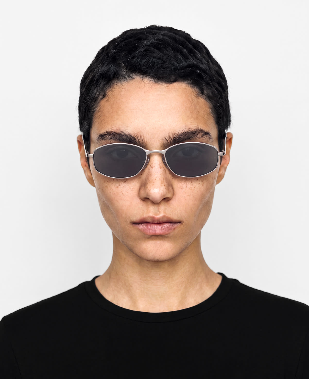 messyweekend-nao-shiny-silver-deep-grey-sonnenbrille-premium image 2