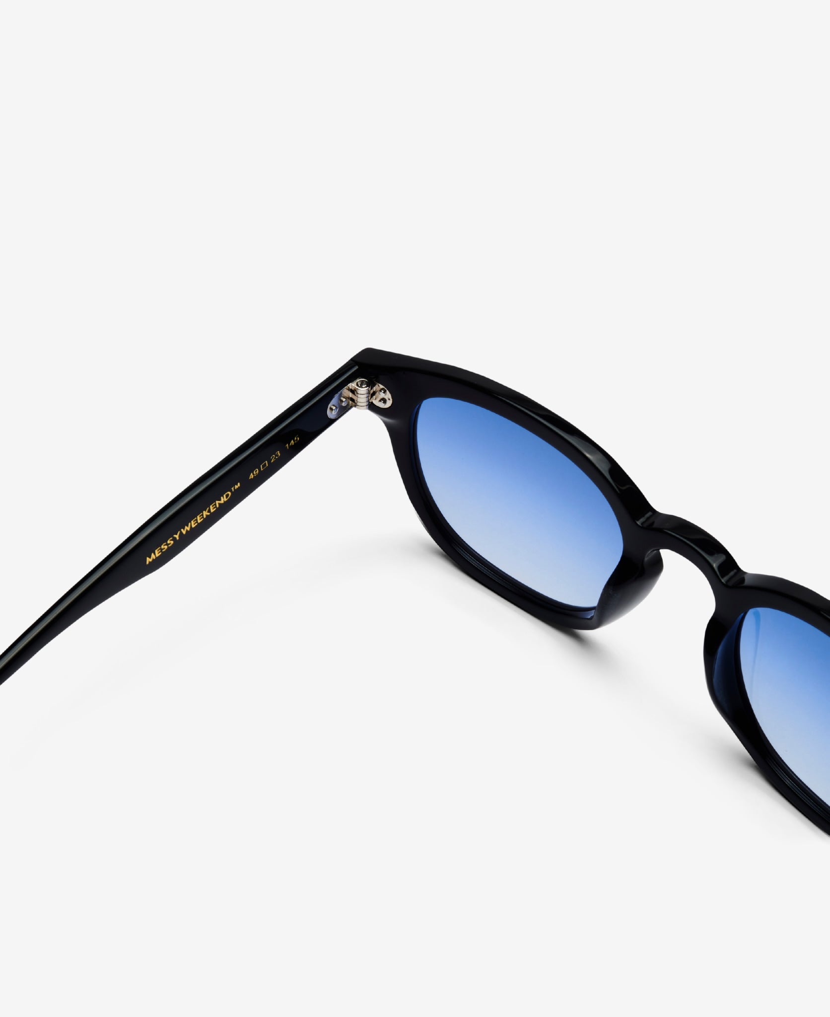 messyweekend-bille-black-gradient-blue-sonnenbrille image 5
