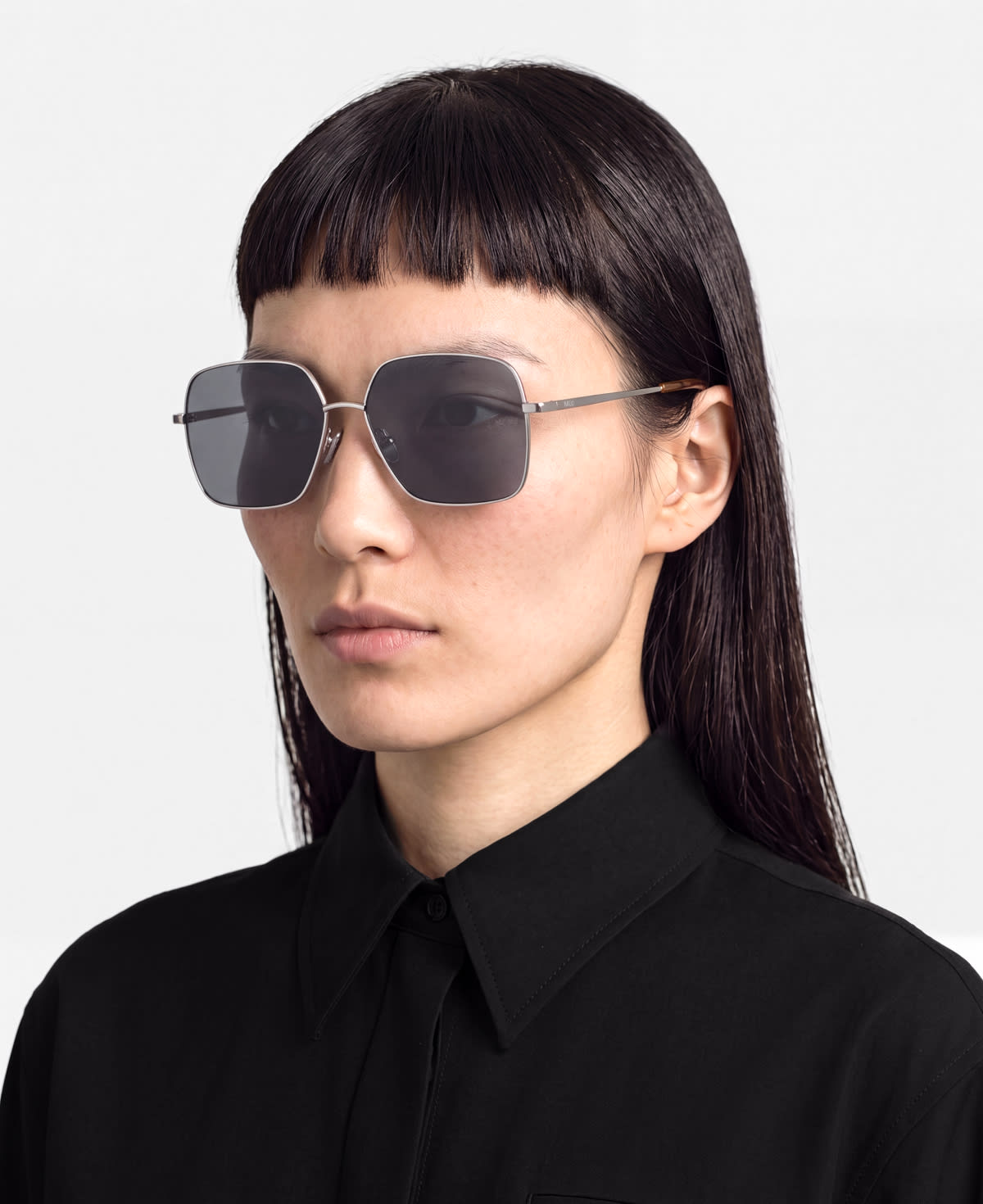 messyweekend-arel-shiny-silver-deep-grey-navigator-sonnenbrille image 3