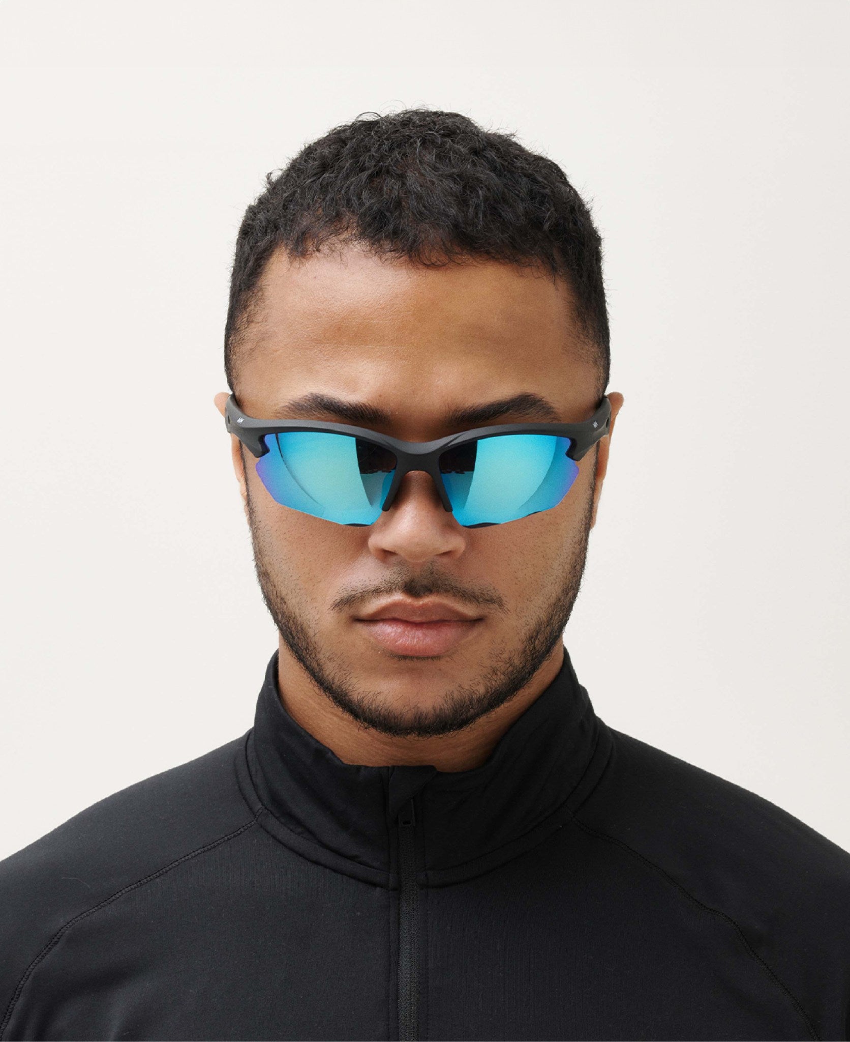 messyweekend-rate-sport-sonnenbrille-black-blue image 2