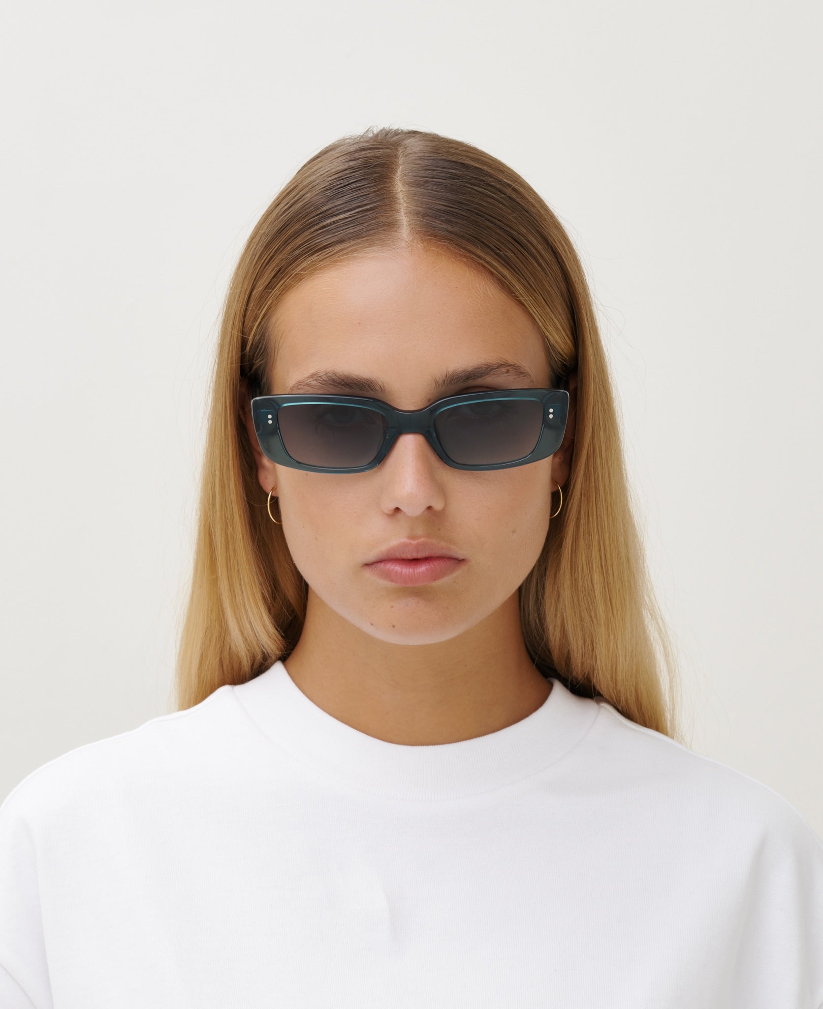 messyweekend-grace-sonnenbrille-turquoise-gradient-green image 4