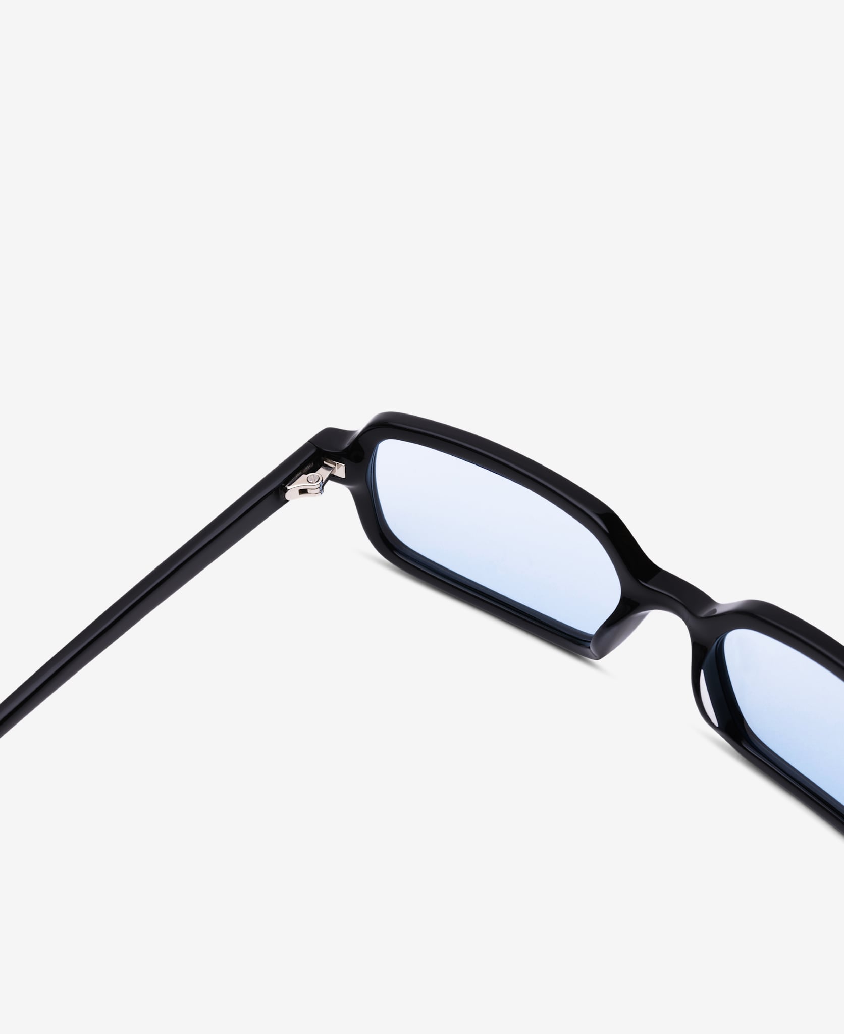 messyweekend-milo-optics-blaulichtbrille-black-blue-tint image 3