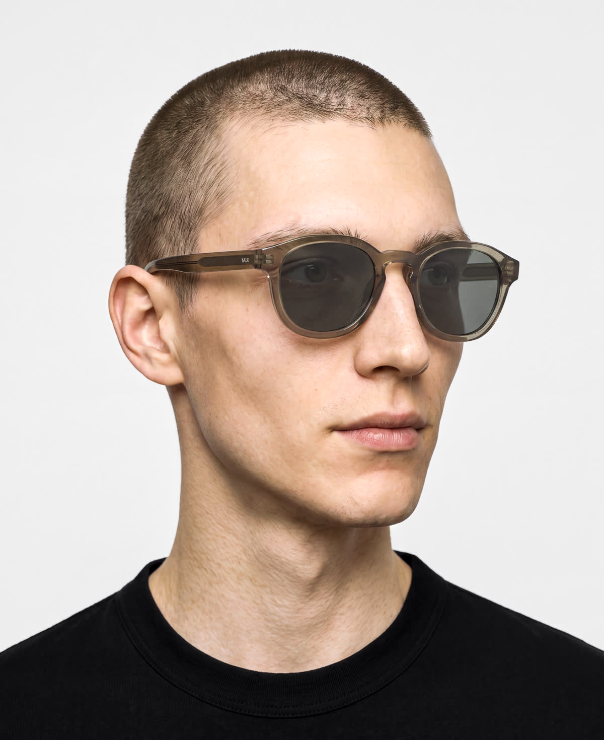 messyweekend-aki-sonnenbrille-moss-deep-grey image 3