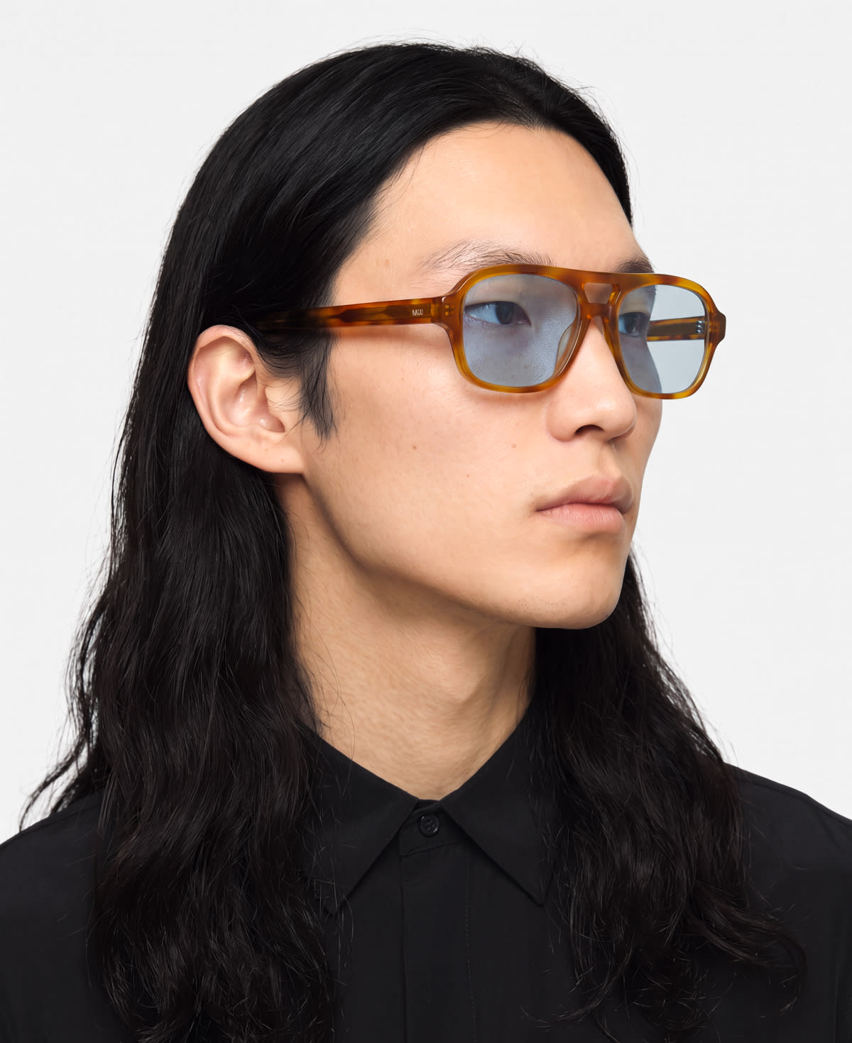 messyweekend-yori-sonnenbrille-honey-havana-soft-blue image 3