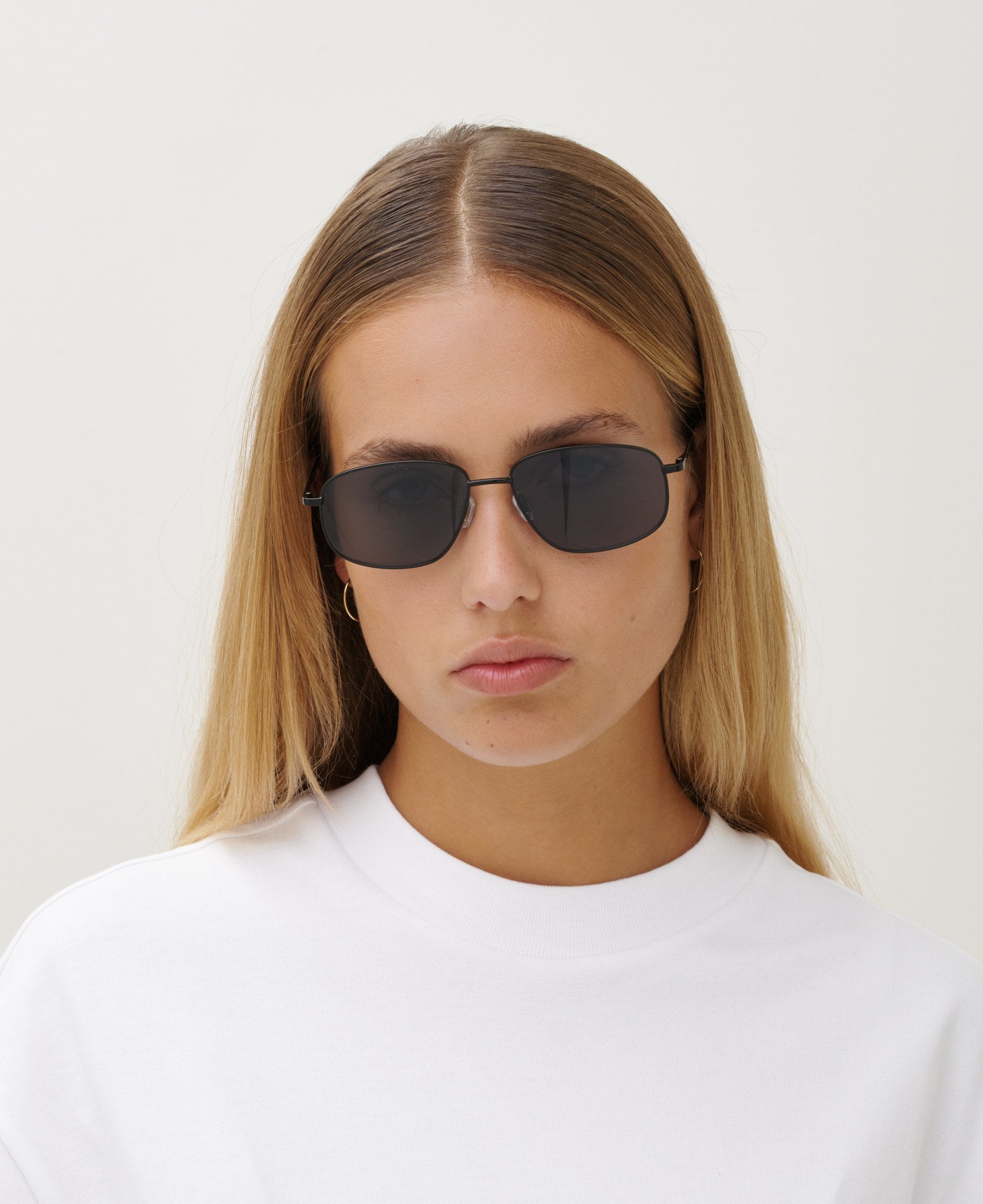 messyweekend-laurence-brille-black-grey-metall-rechteckig image 4