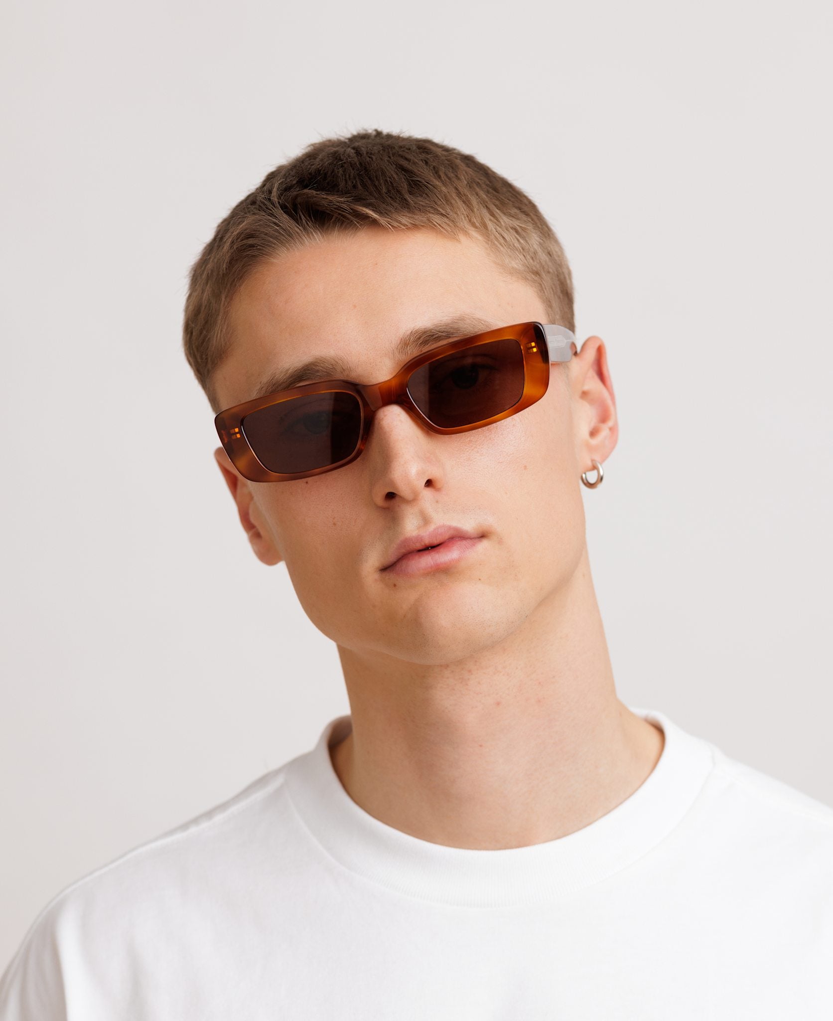 messyweekend-grace-reveal-sonnenbrille-havana-transparent-brown image 5