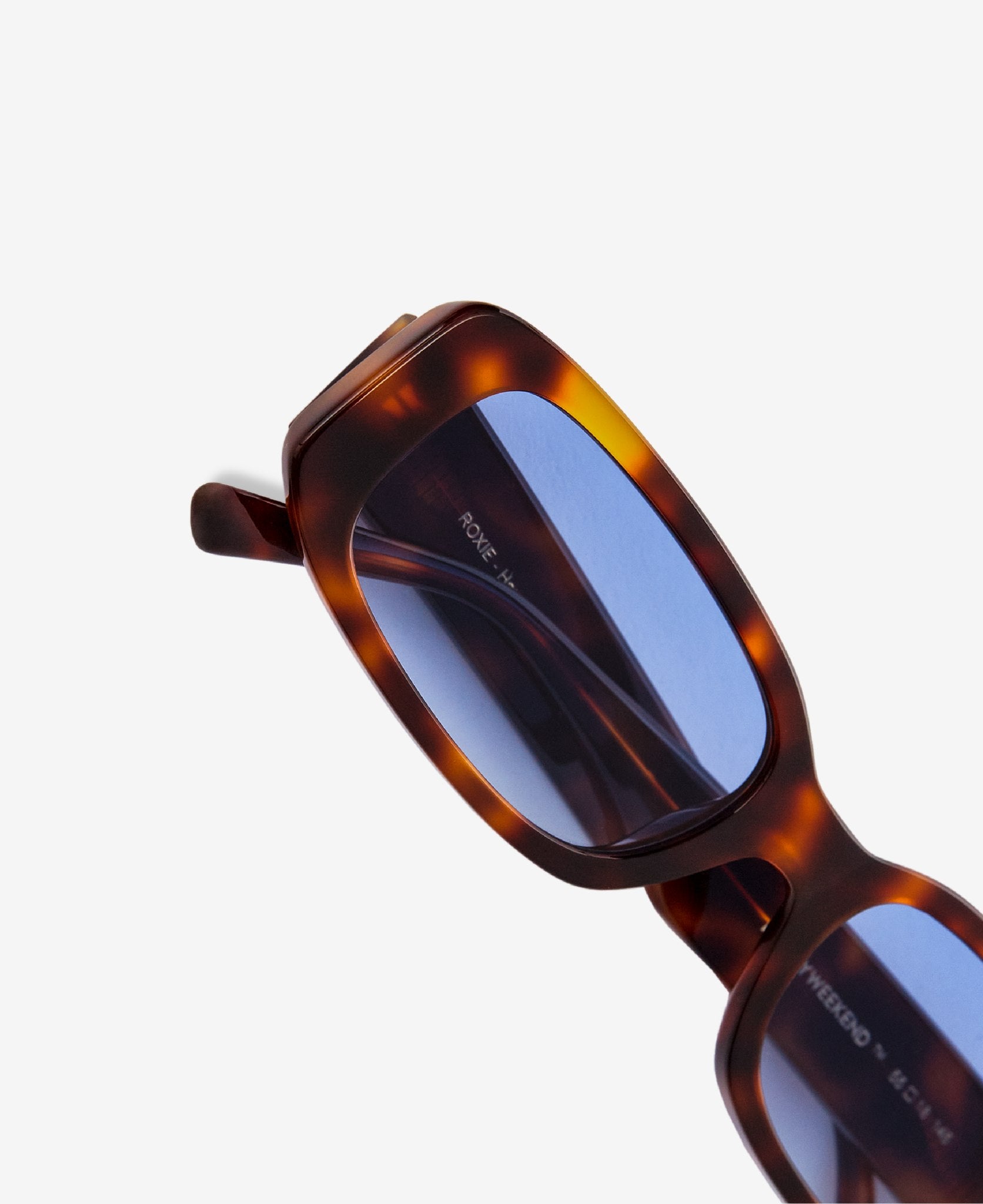 messyweekend-roxie-sonnenbrille-tortoise-blue-statement image 5