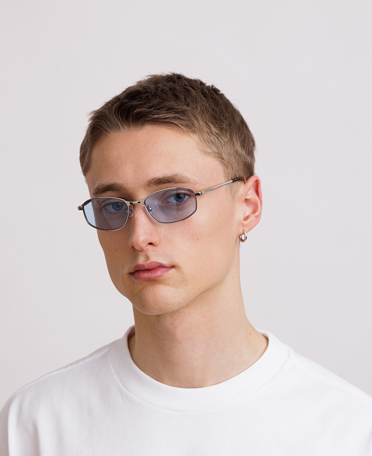 messyweekend-lexie-optics-blaulichtbrille-silver-blue-tint image 6
