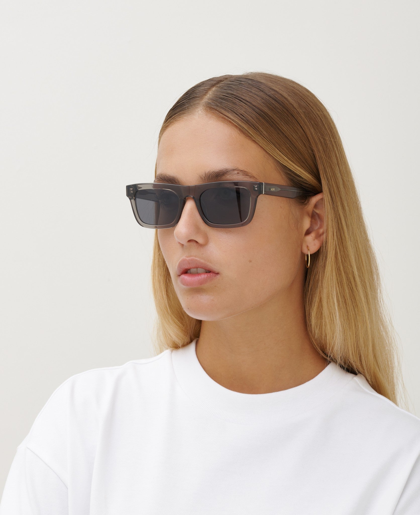 messyweekend-new-dylan-sonnenbrille-crystal-grey-grey image 4
