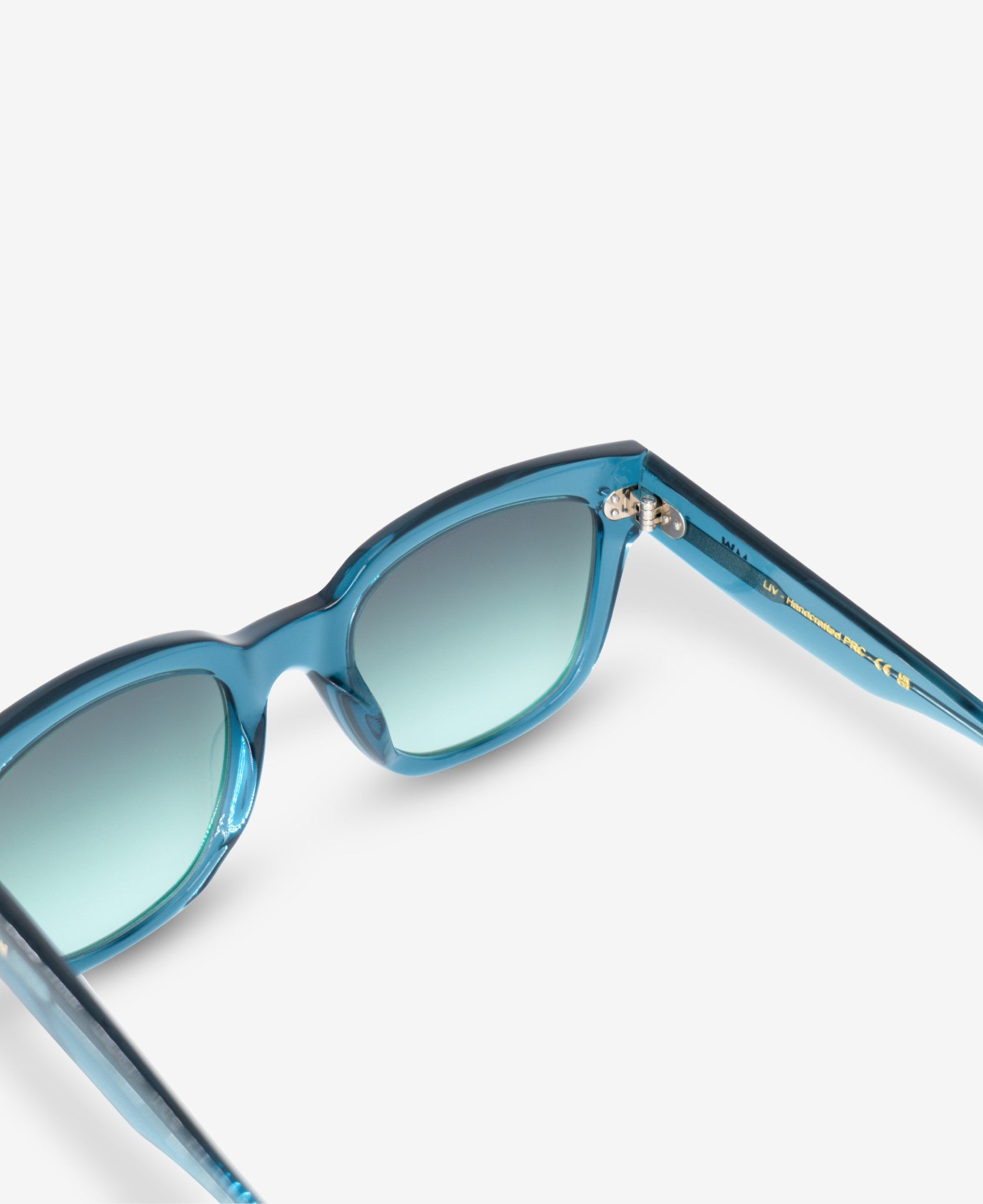 messyweekend-liv-sonnenbrille-turquoise-green-eckiges-acetat-gestell image 5