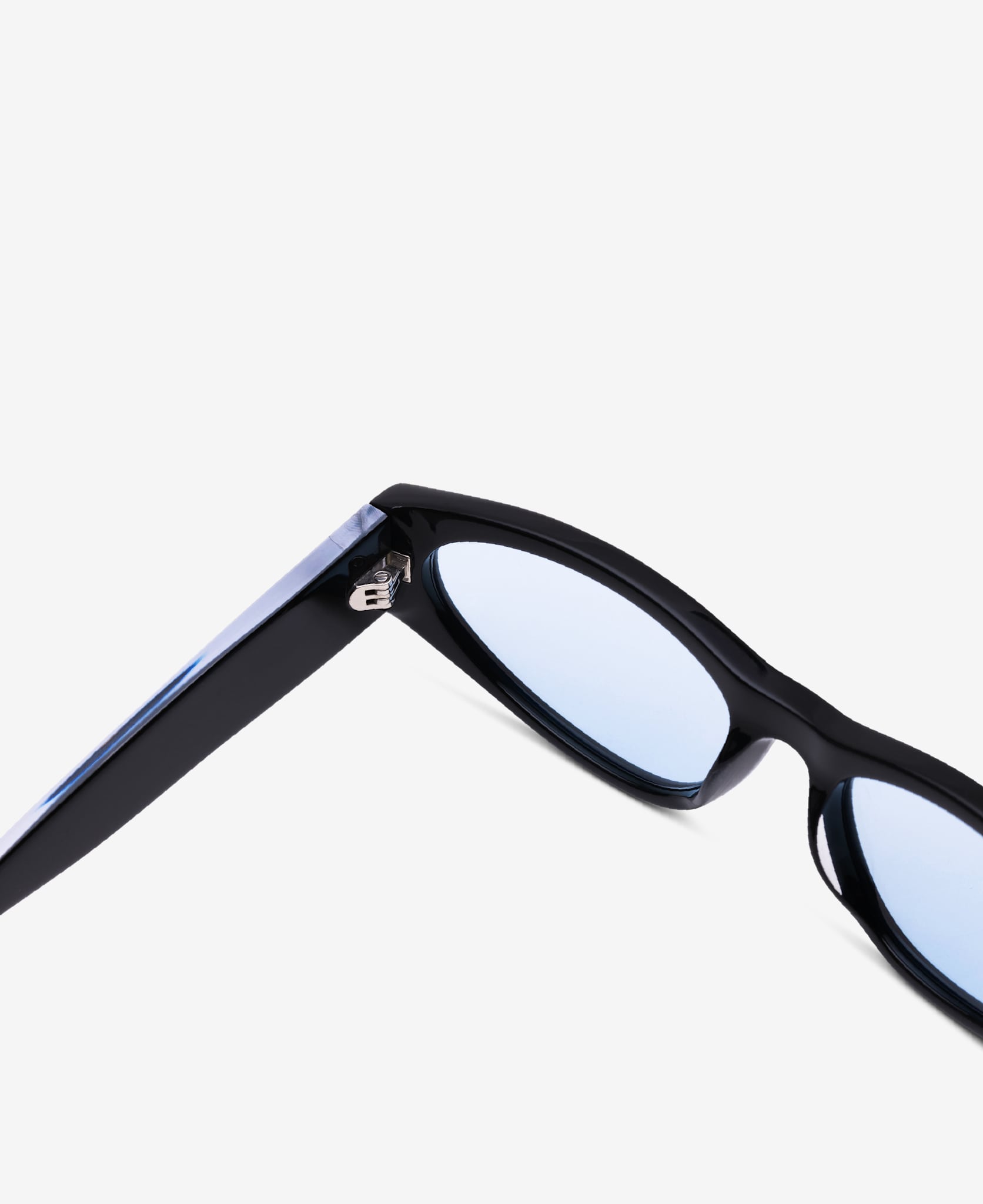 messyweekend-blade-reveal-brille-black-transparent-blue-tint-oval-acetat image 3