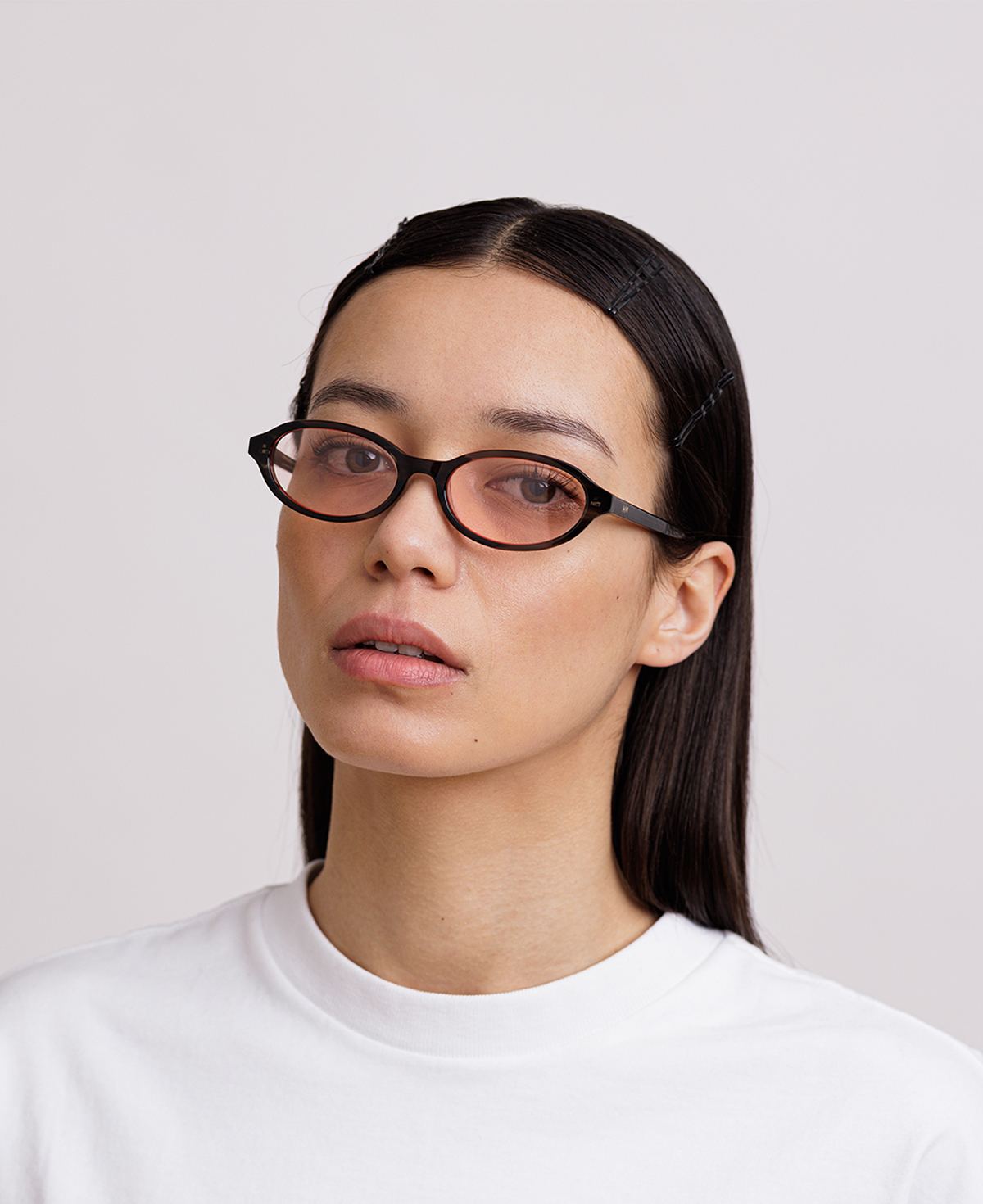 messyweekend-ivy-optics-blaulichtbrille-cloudy-grey-peach-red-tint image 5