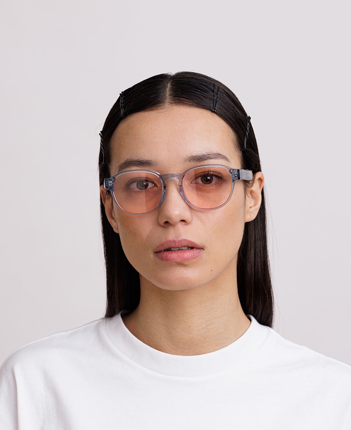 messyweekend-ryan-reveal-sonnenbrille-transparent-blue-peach-red-tint image 6