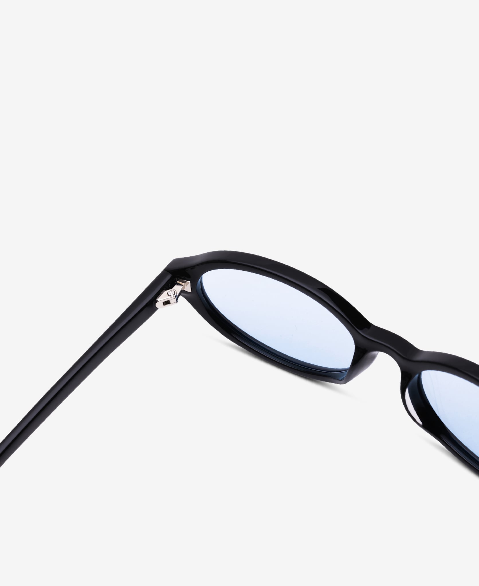 messyweekend-ivy-optics-blaulichtbrille-black-blue-tint image 3
