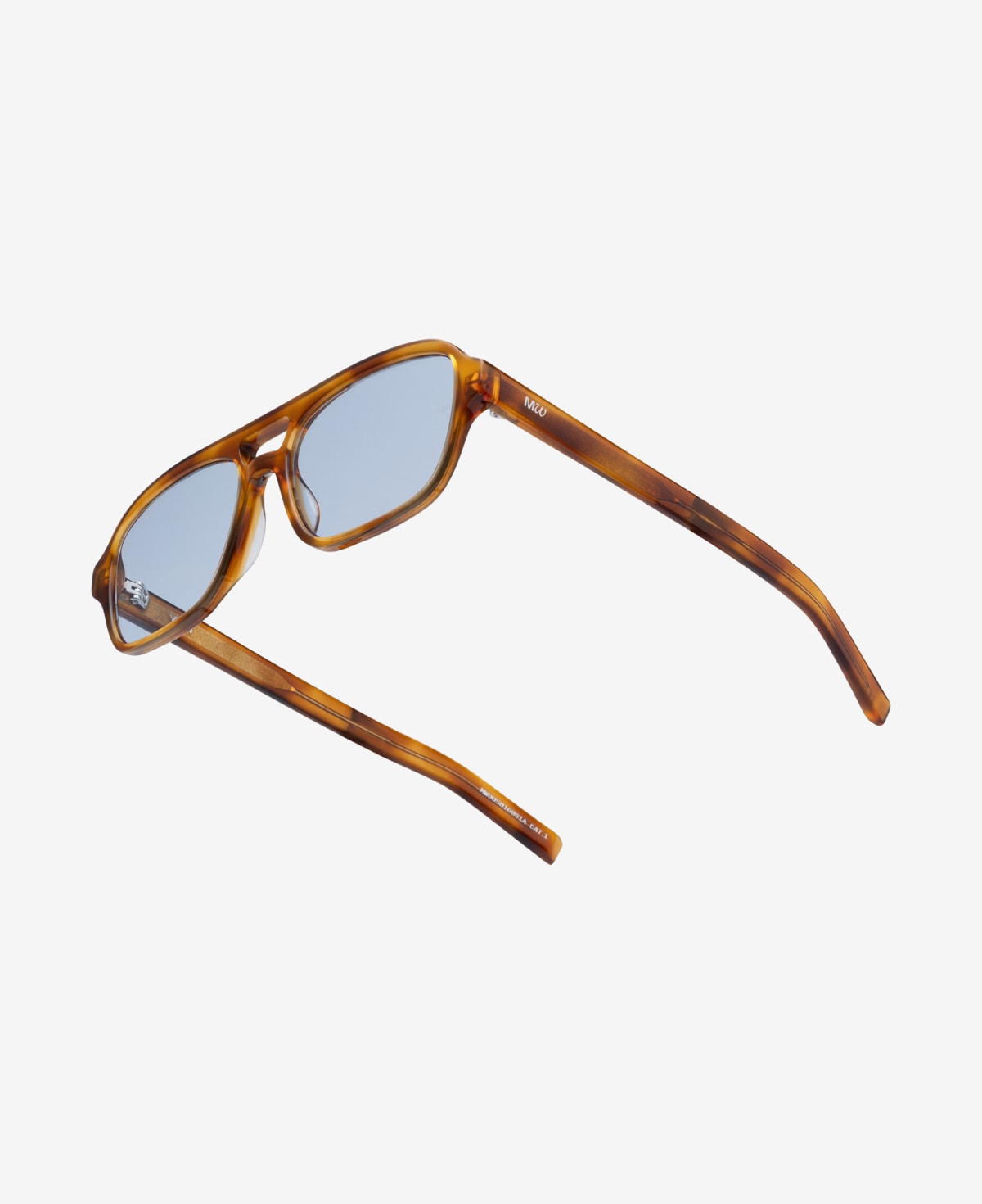 messyweekend-yori-sonnenbrille-honey-havana-soft-blue image 4