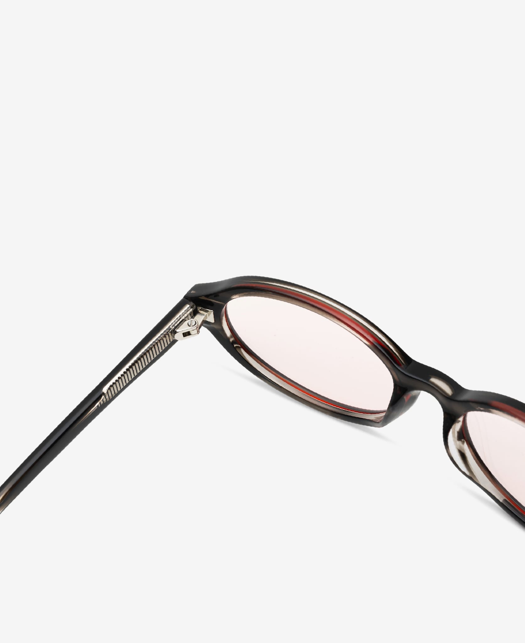 messyweekend-ivy-optics-blaulichtbrille-cloudy-grey-peach-red-tint image 3