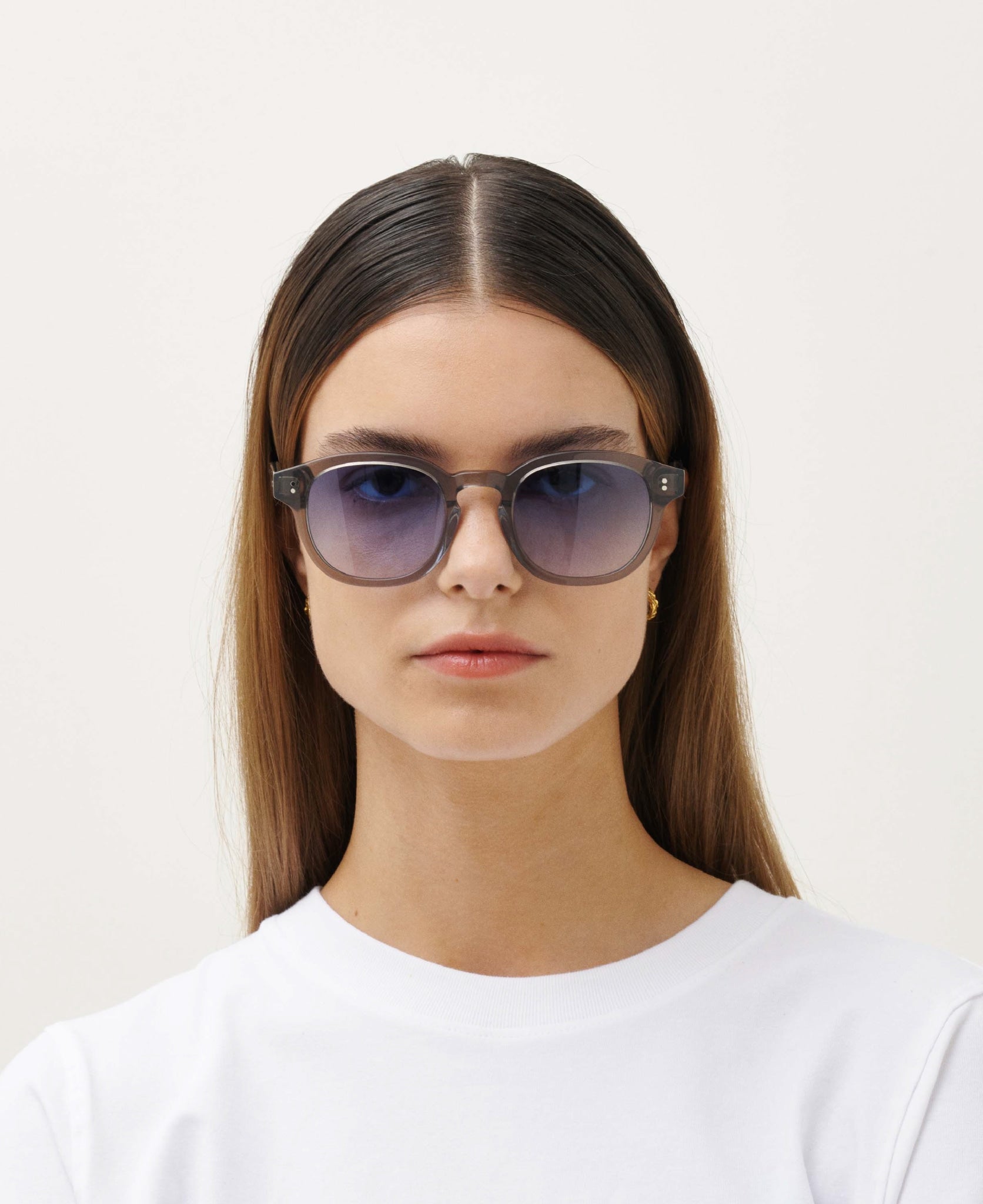 messyweekend-bille-korrektionsbrille-grey-crystal-blue image 4