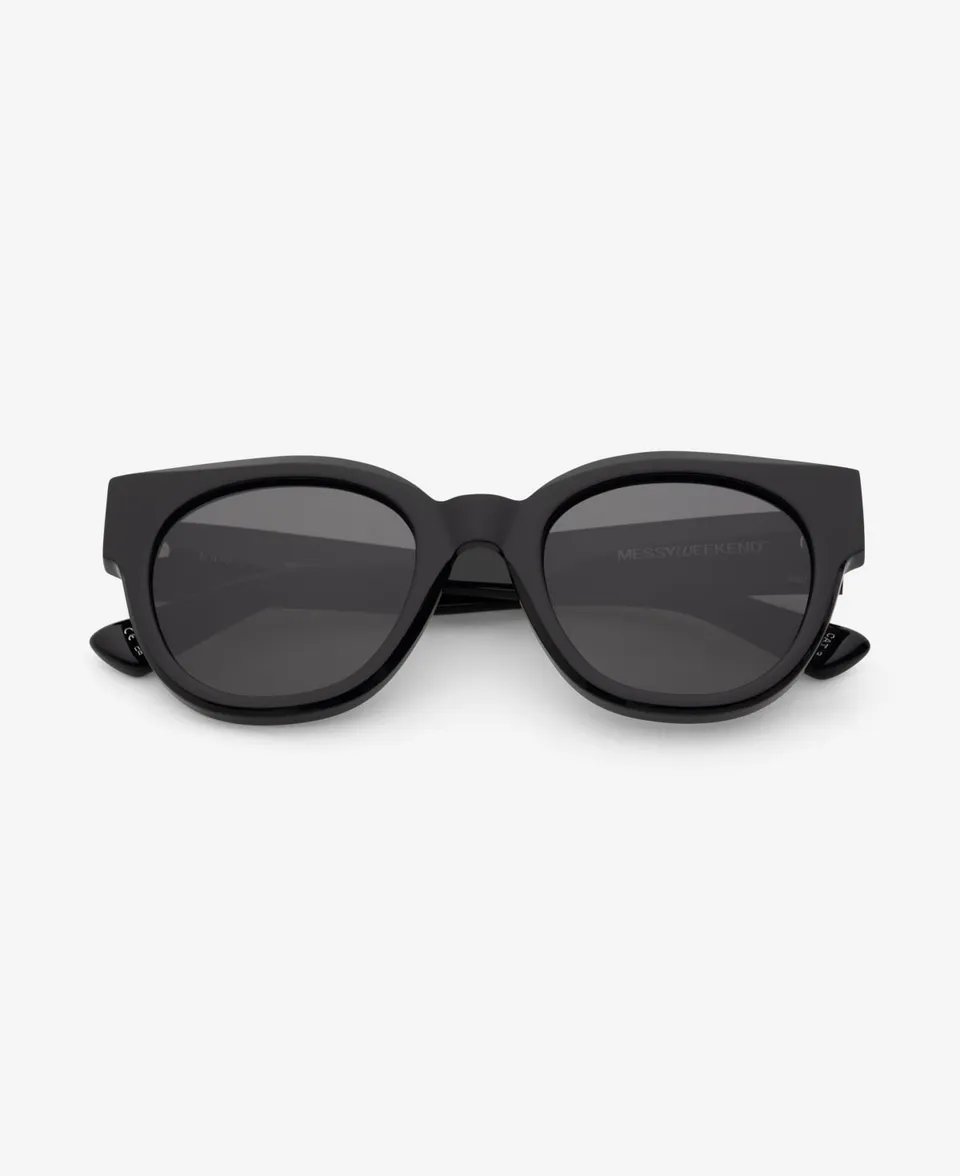 messyweekend-iona-sonnenbrille-black-deep-grey image 1