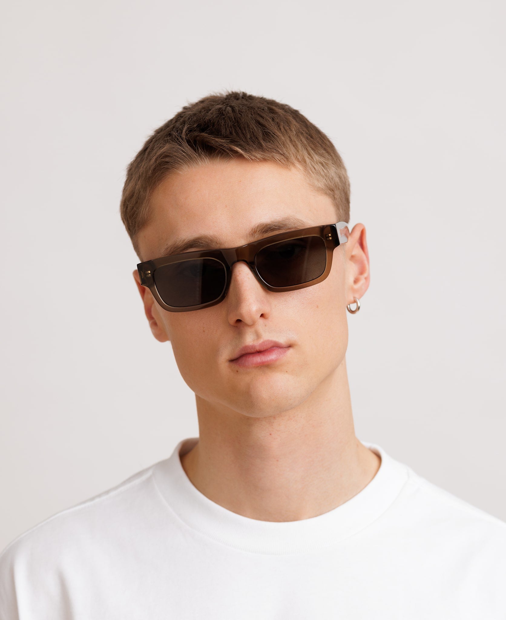 messyweekend-new-dylan-reveal-sonnenbrille-bottle-green-transparent-green image 4