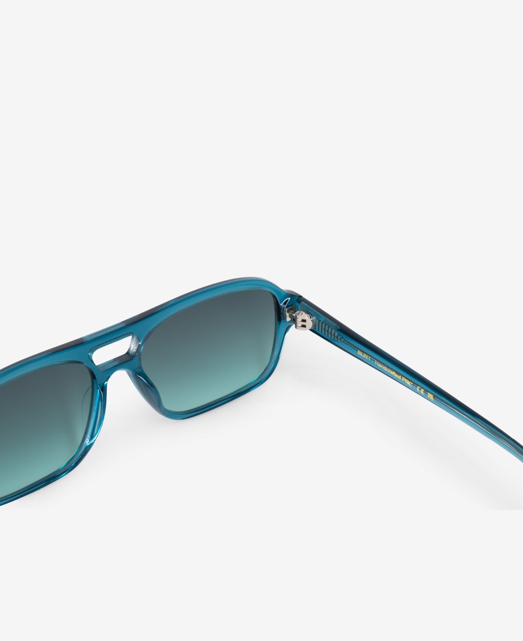 messyweekend-burt-turquoise-gradient-green-sonnenbrille image 5