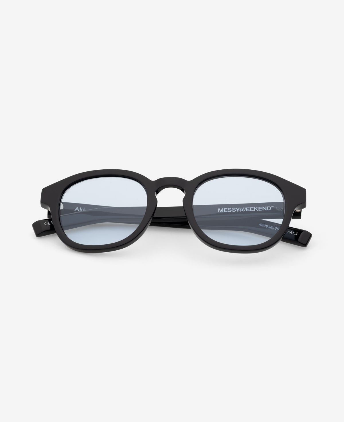 messyweekend-aki-sonnenbrille-black-soft-blue image 1