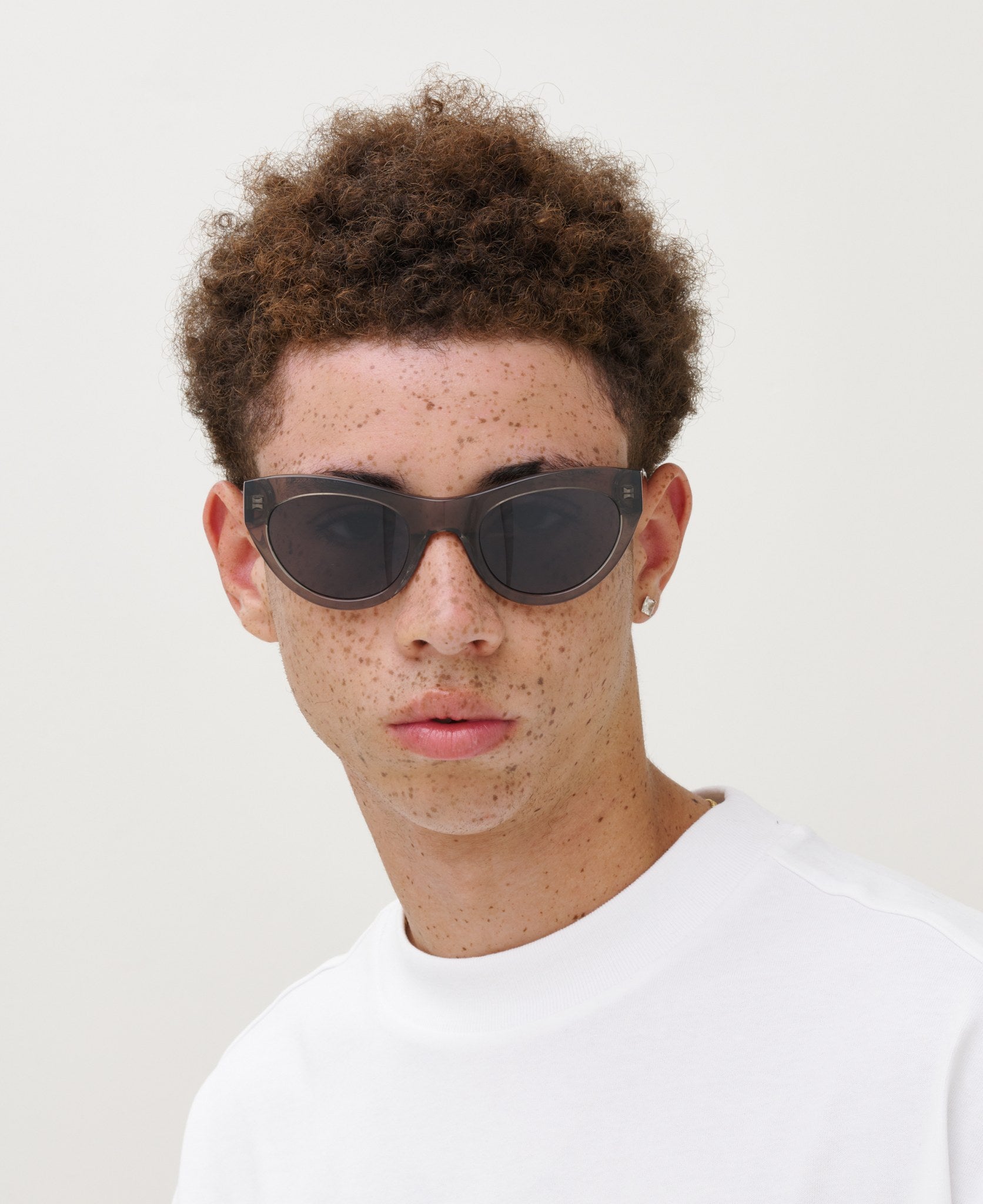 messyweekend-donna-cat-eye-sonnenbrille-crystal-grey-grey image 4