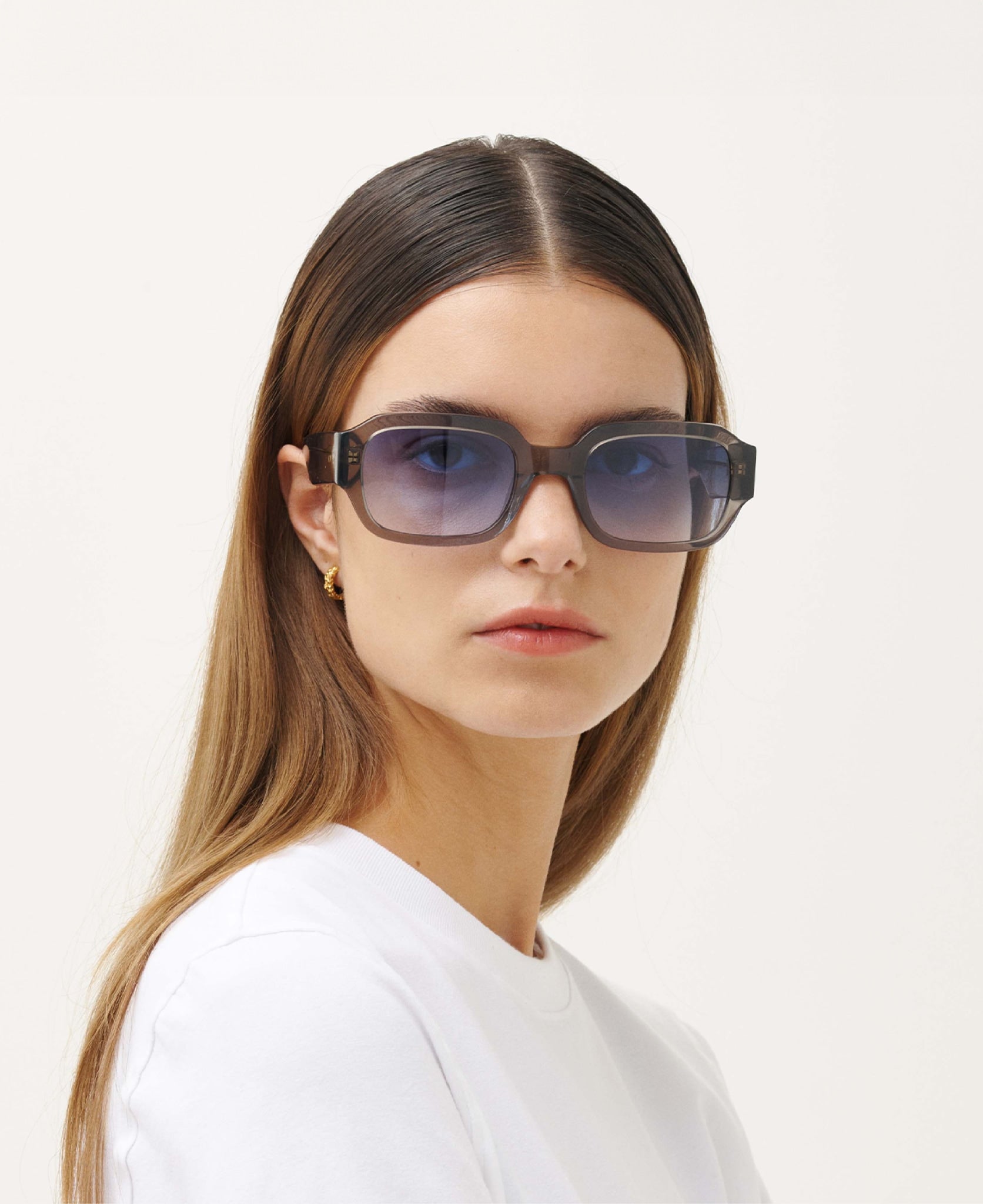 messyweekend-downey-sonnenbrille-grey-crystal-blue image 4
