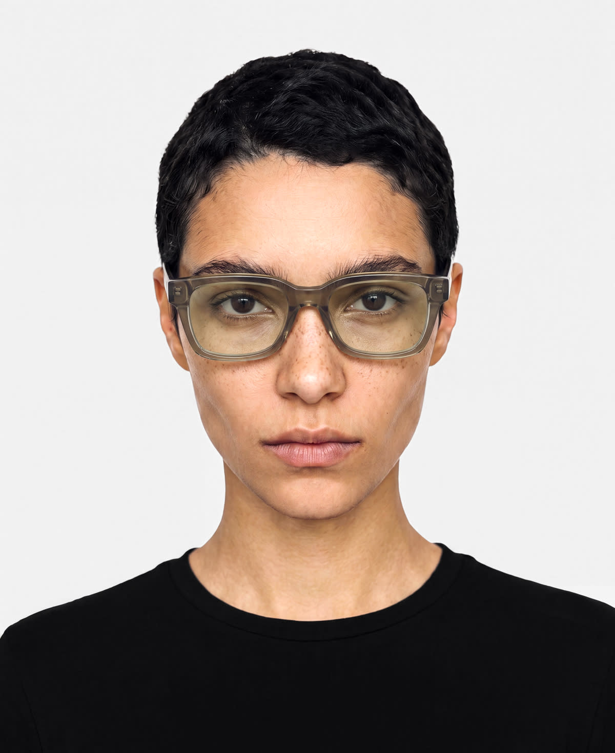 messyweekend-kiro-sonnenbrille-moss-clear image 2