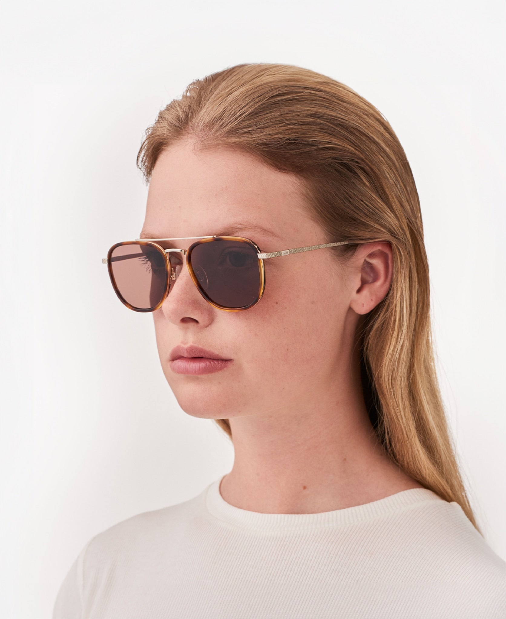 messyweekend-quentin-sonnenbrille-gold-brown-past-season image 4