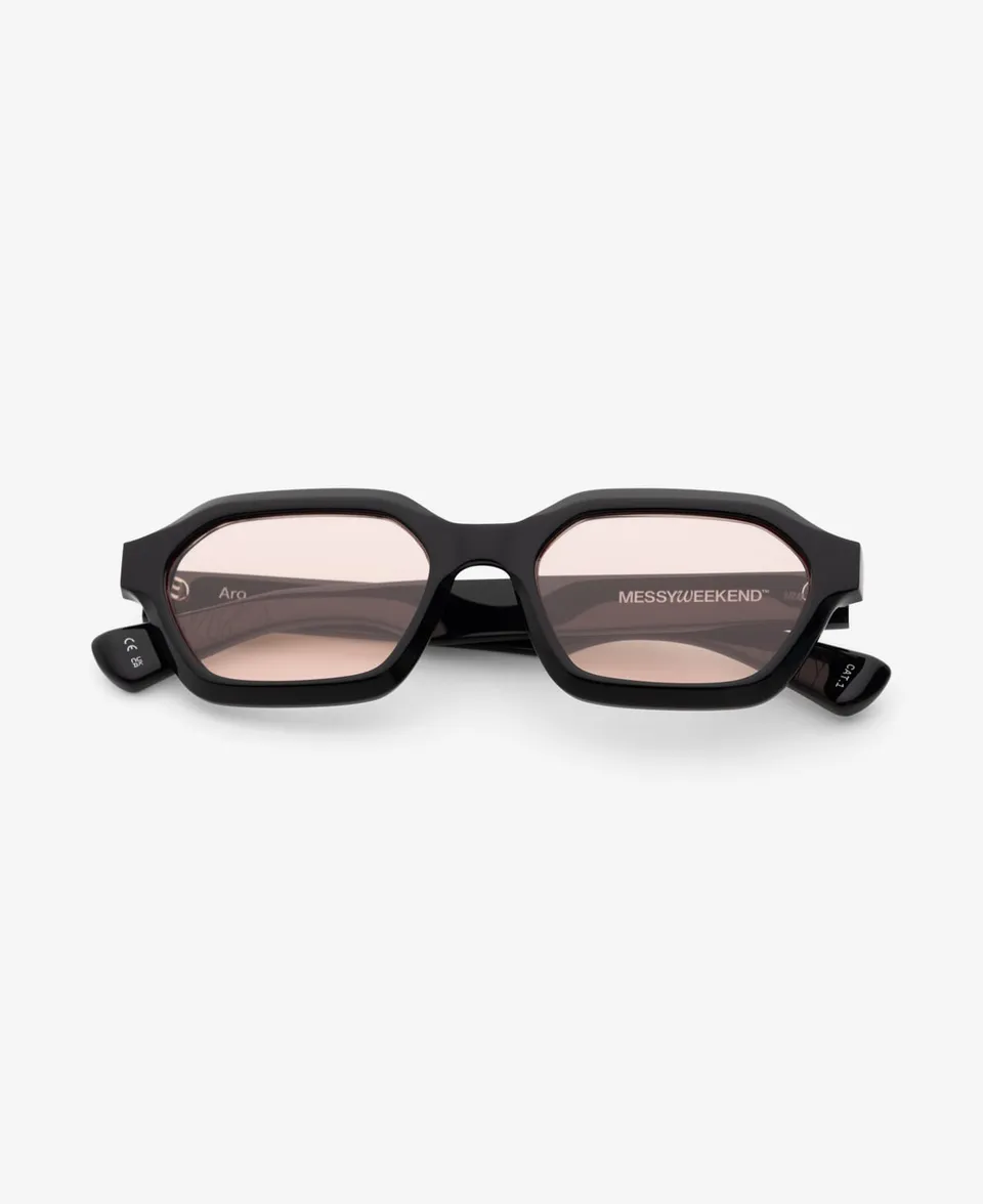 messyweekend-aro-sonnenbrille-black-soft-pink image 1