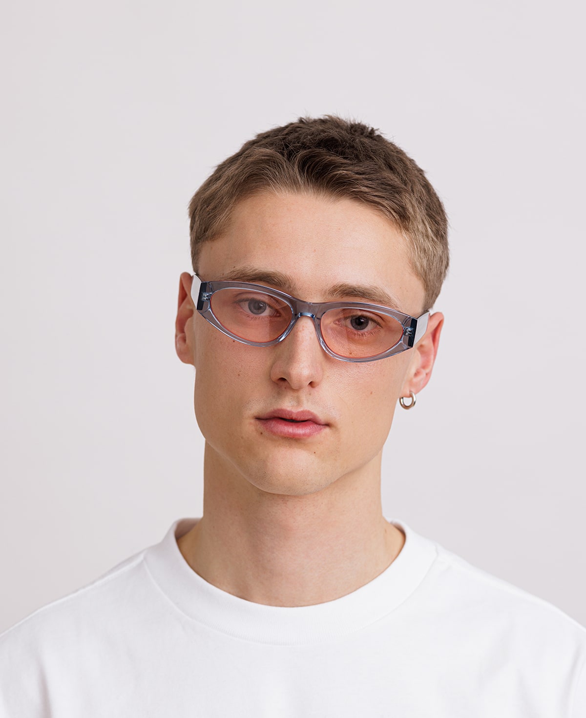messyweekend-blade-reveal-brille-transparent-blue-transparent-peach-red-tint image 5