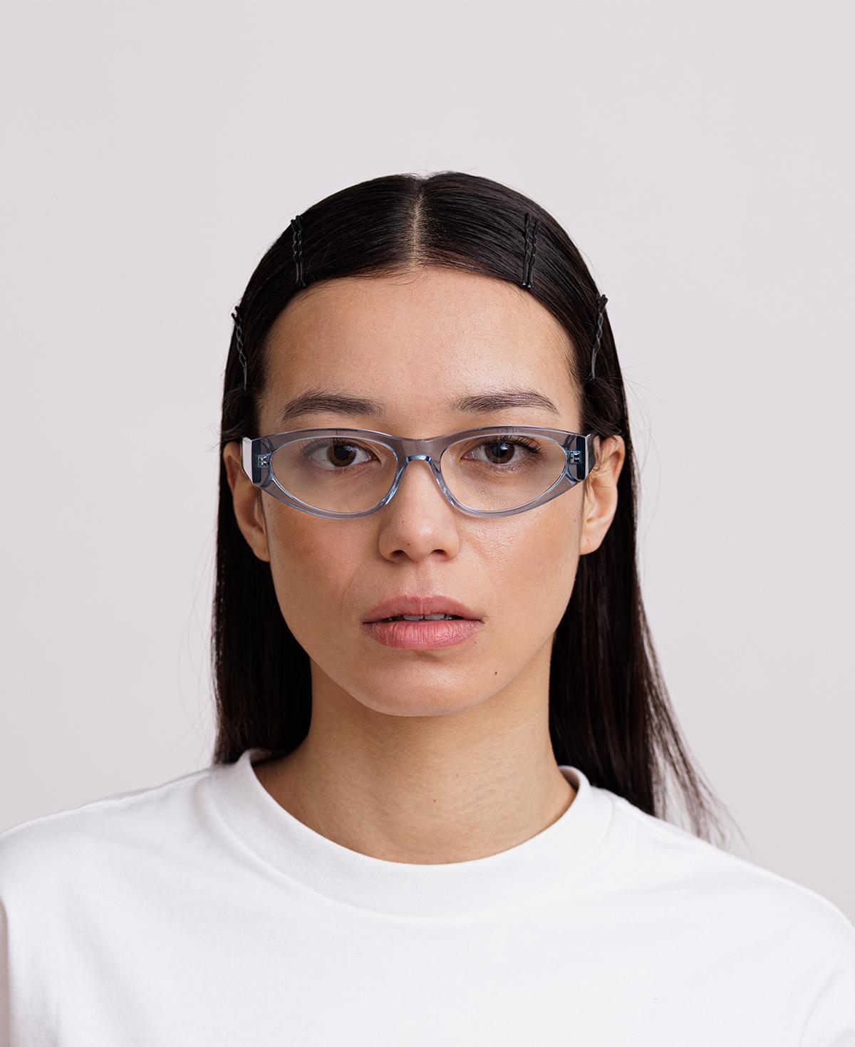 messyweekend-blade-optics-blaulichtbrille-transparent-blue-clear image 5