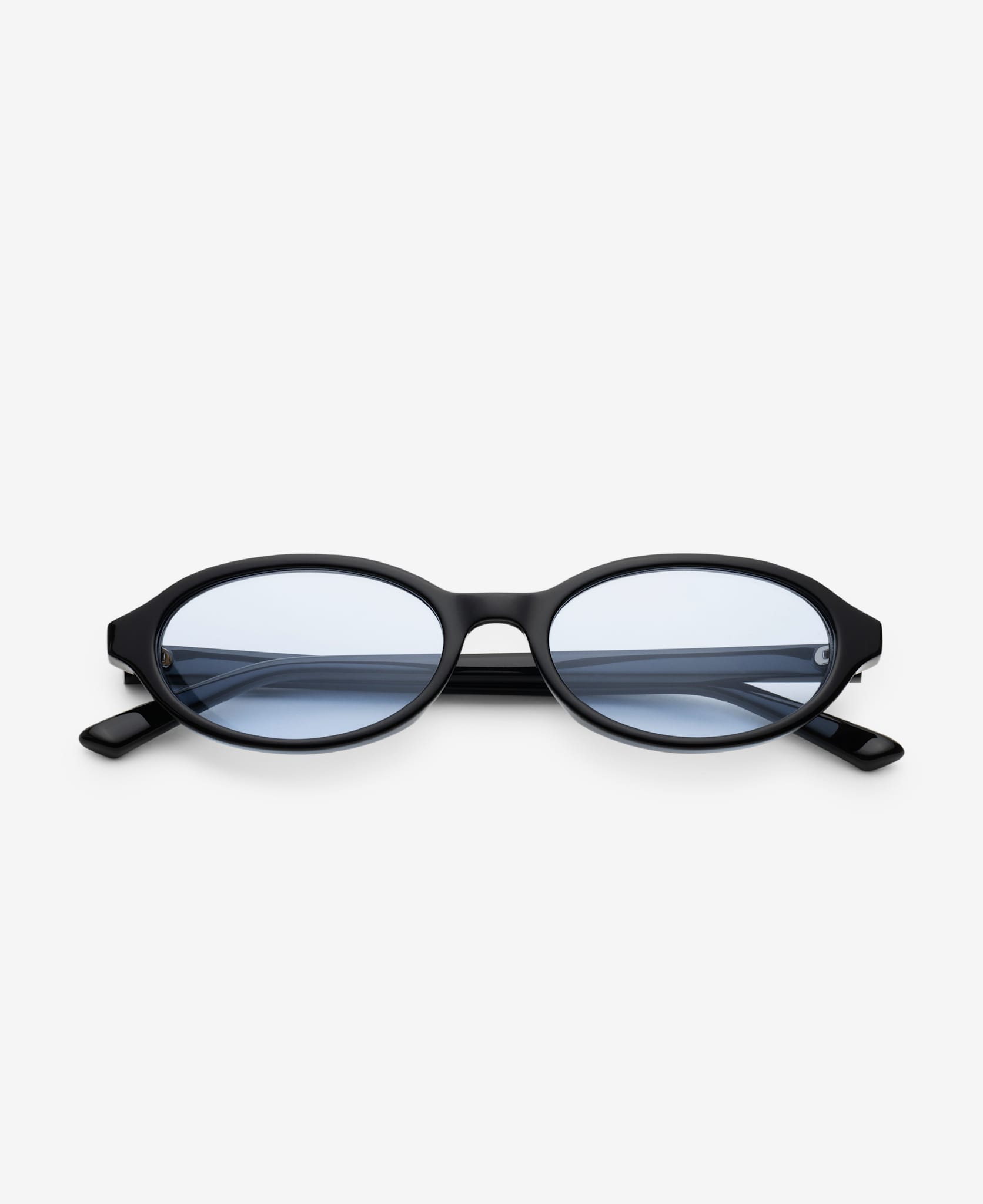 messyweekend-ivy-optics-blaulichtbrille-black-blue-tint image 4